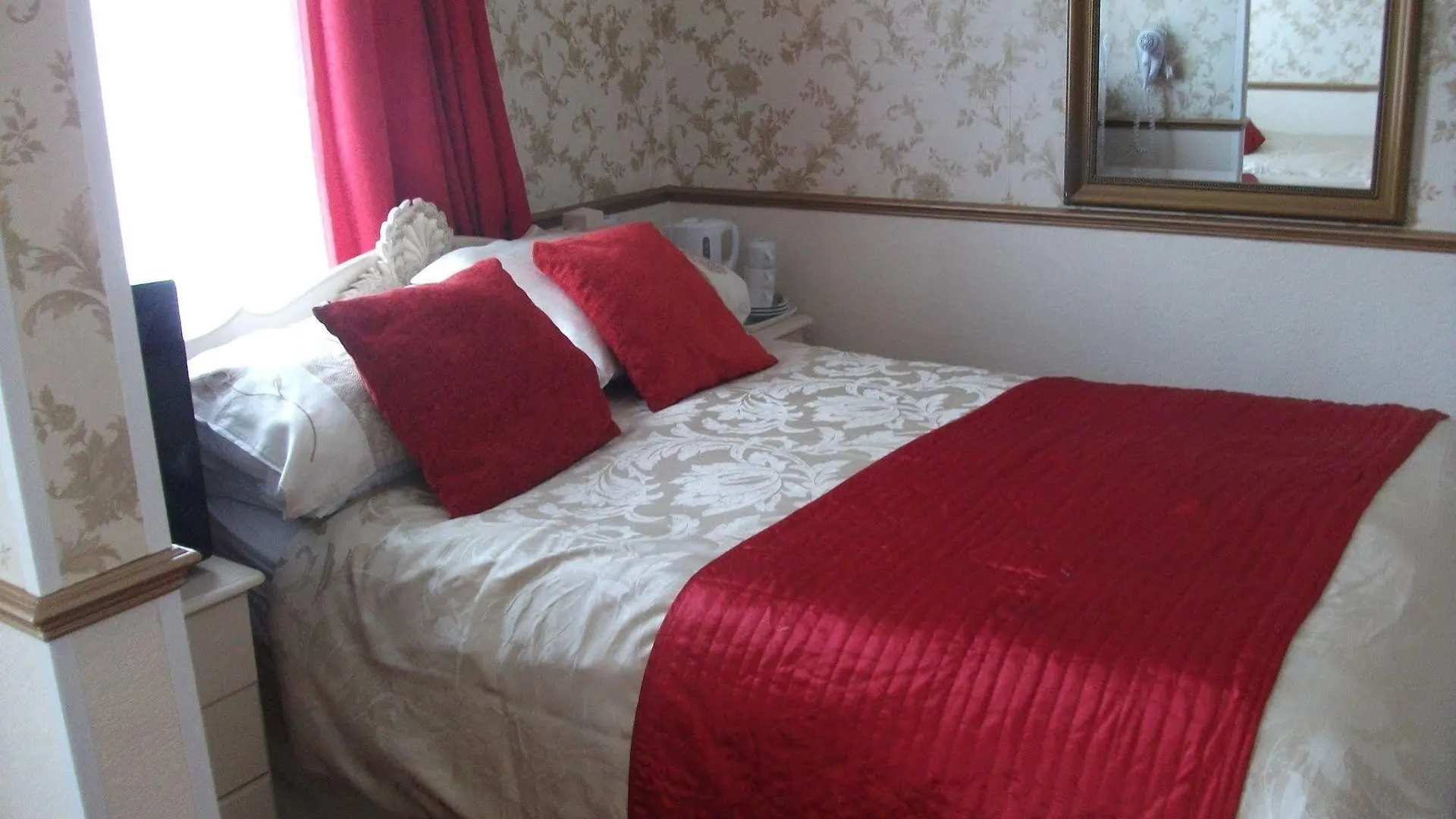 The Brema Hotel Blackpool Bed & Breakfast